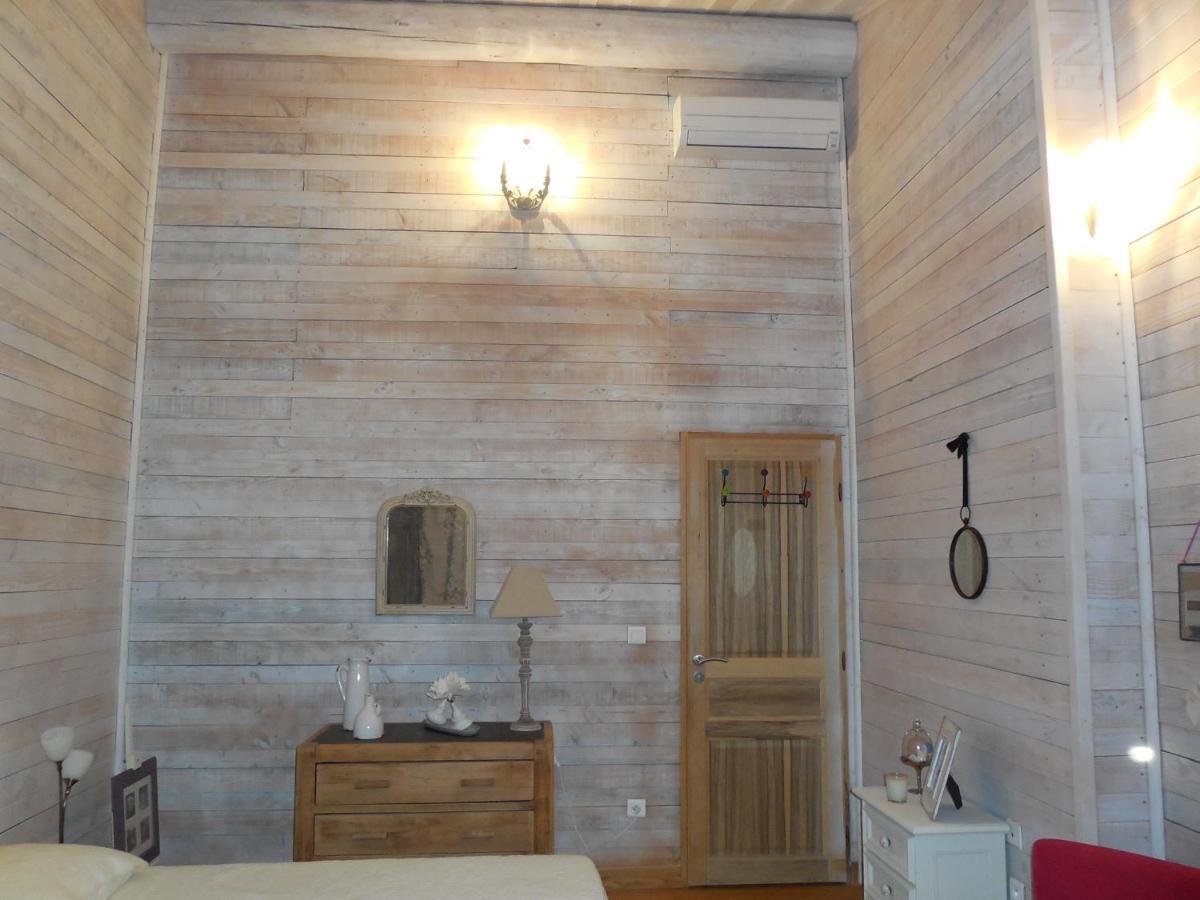 La Maison Bleue LʼIsle-sur-la-Sorgue Eksteriør bilde